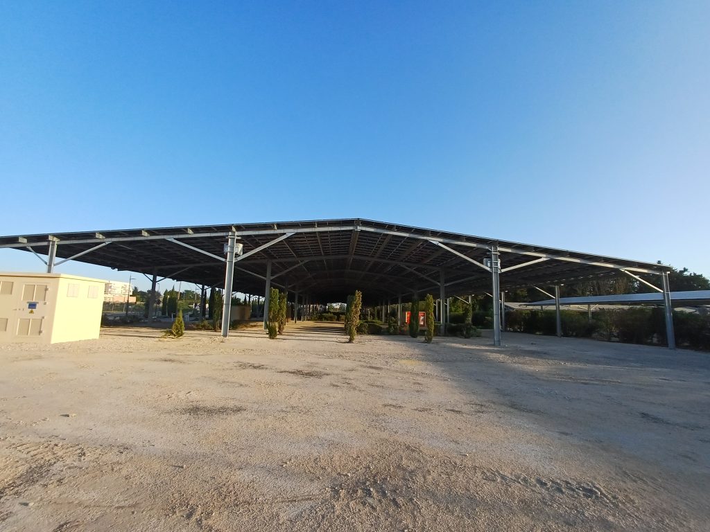 Ombrières de parking et pergola photovoltaïque (Monteux - 84)